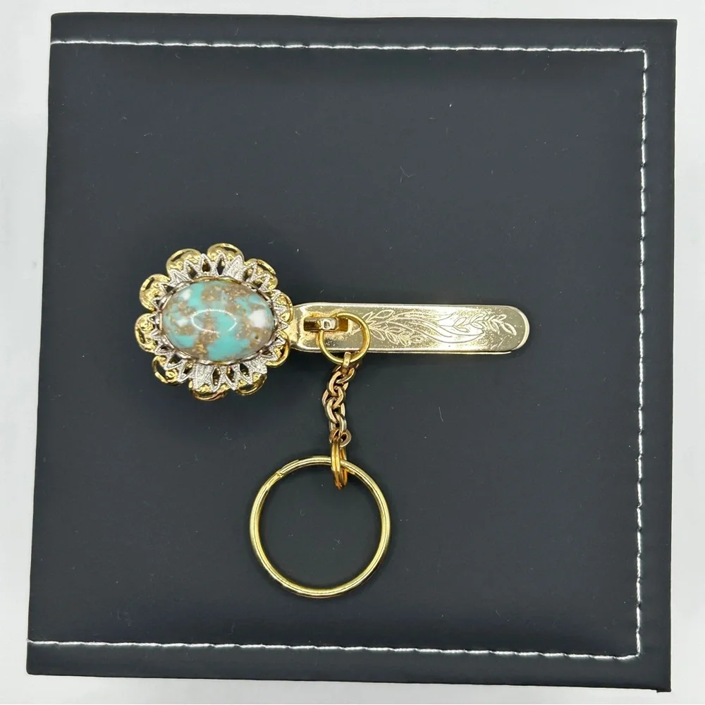 Vintage Kings - Key Finder Los Angeles Turquoise Simulated Stone Flower
